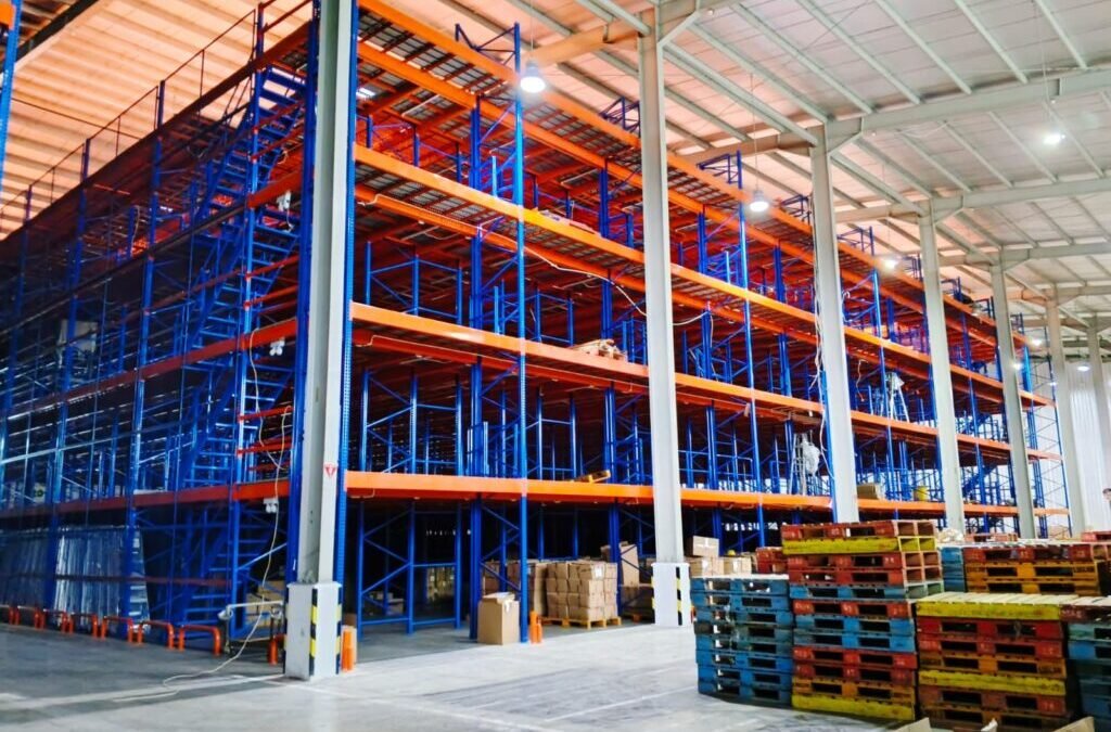 Rak Gudang untuk Perusahaan Logistik: Apa yang Harus Diperhatikan?